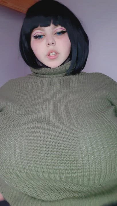 Lil boob drop! : video clip
