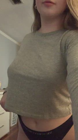 💚 Revealing my boobs in a special way ;) : video clip