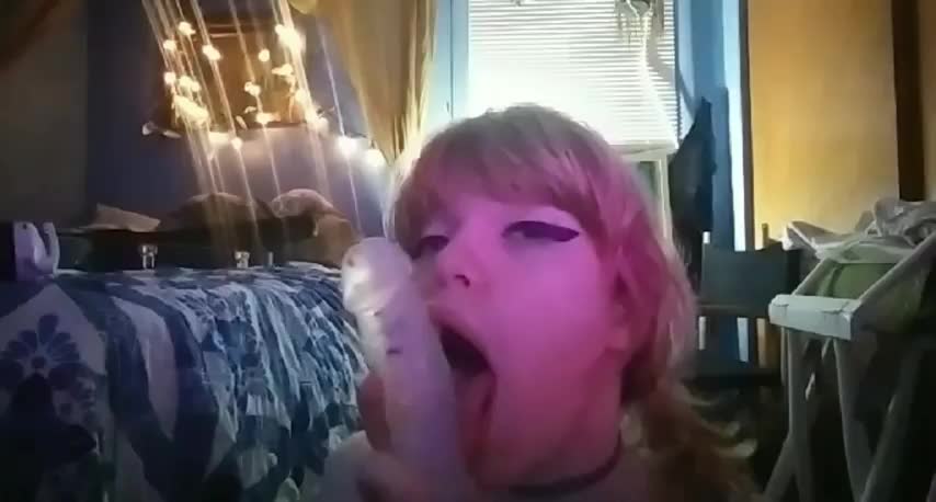 im very eager to please! : video clip