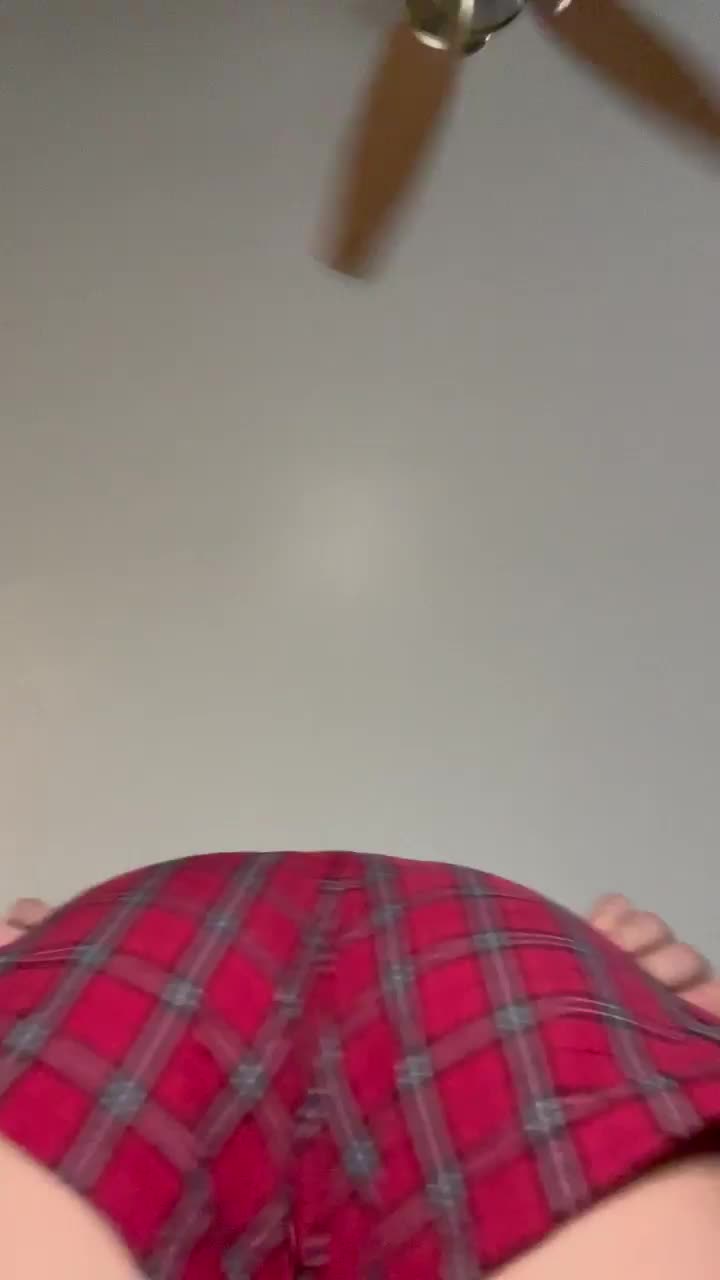 I’d love to smoother your face when you’re off work : video clip