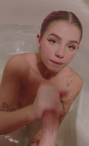 Cute girl making him blow his load : video clip