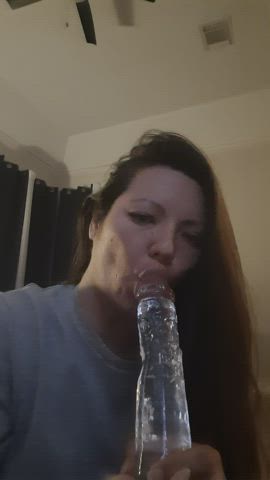 Are these dick sucking skills cumming in crystal clear? : video clip