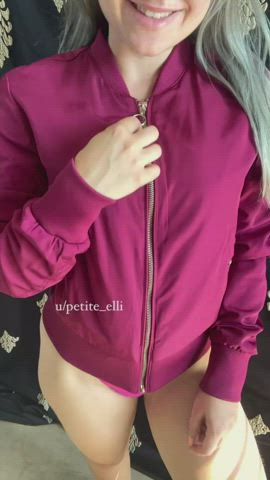 I bet you have a boner after I open my jacket : video clip