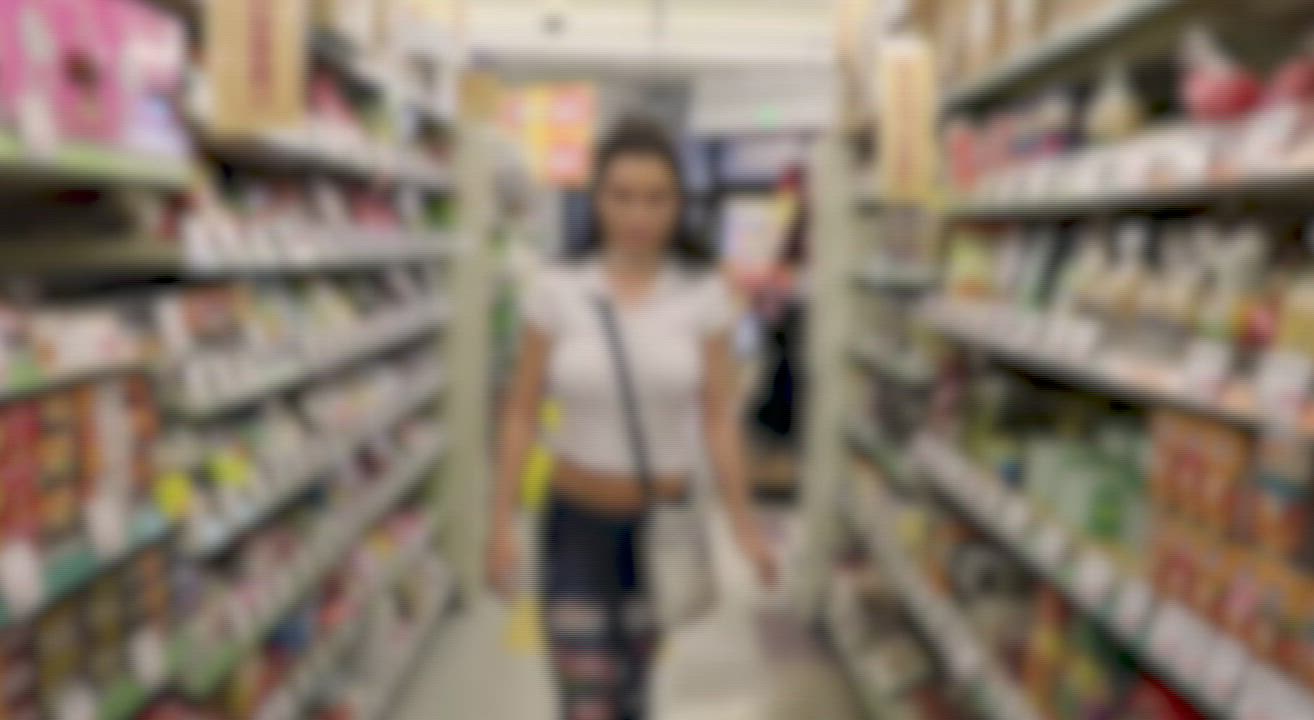 Lana Rhoades at the dollar store : video clip