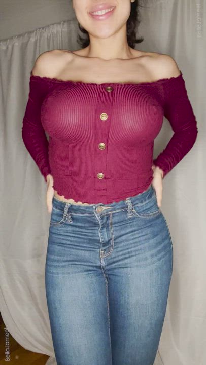 Petite and busty 💜 : video clip