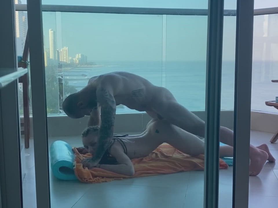 Well Damn! : video clip