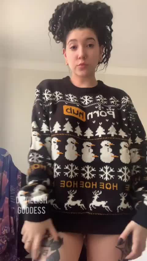 look how pale I am under this sweater : video clip