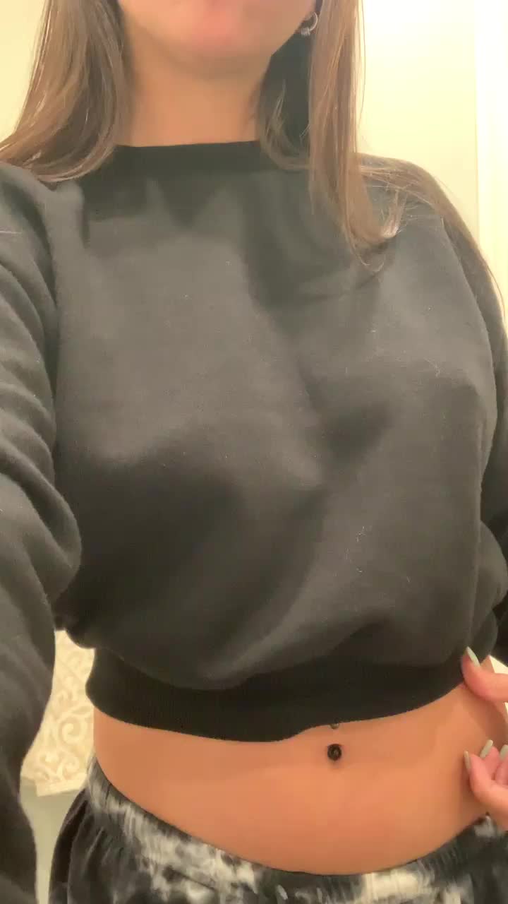 Good morning 😊 recorded a new titty drop to help with your morning wood! : video clip