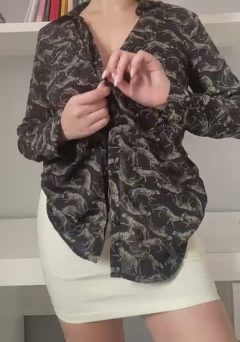 I am the slutty coworker that everyone wanna fuck : video clip