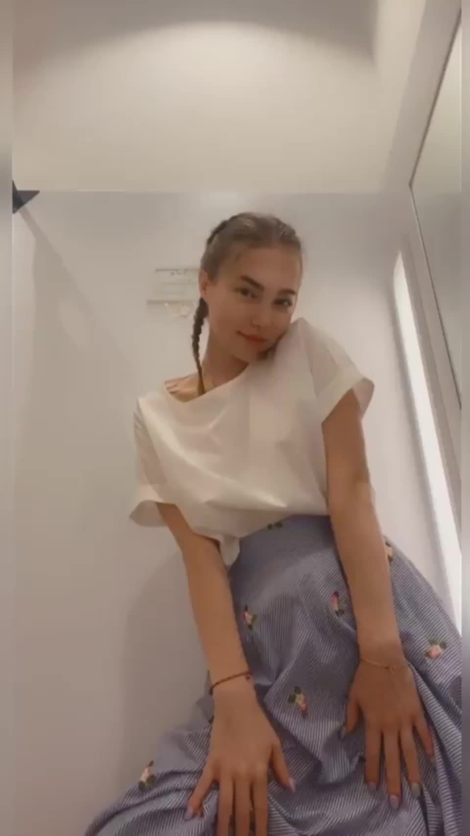 This reveal is great to watch : video clip