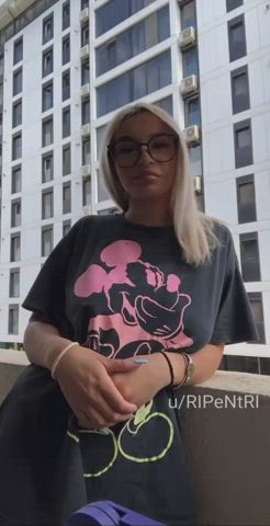 Can make any guy hard in seconds : video clip