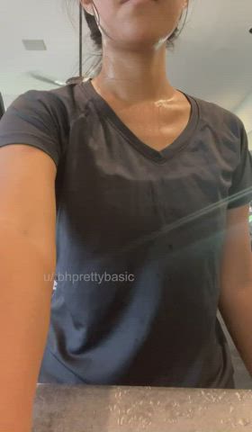 Are sweaty gym flashes appreciated here? [GIF] : video clip