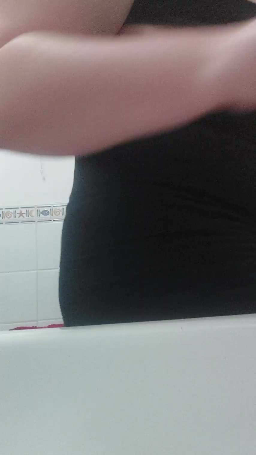 Thicc and pale 😌 : video clip