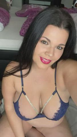 Do you like curvy milfs like me? : video clip