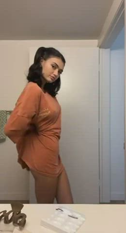 Anybody know??? : video clip