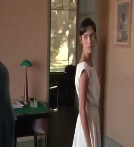 Mathilda May (you may remember her from films such as Lifeforce) getting naked in “Toutes peines confondues”. 1992 : video clip