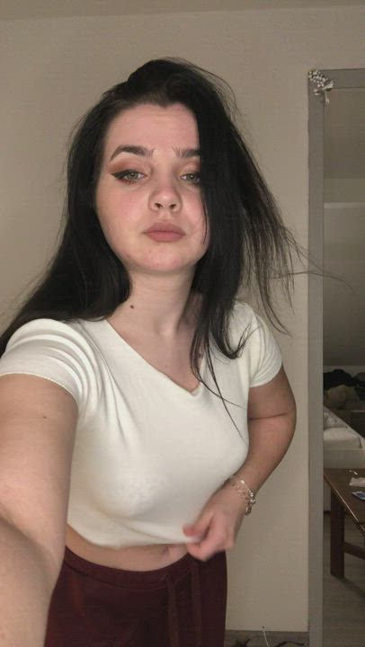 I'm 4'11... smash or pass? (18) : video clip