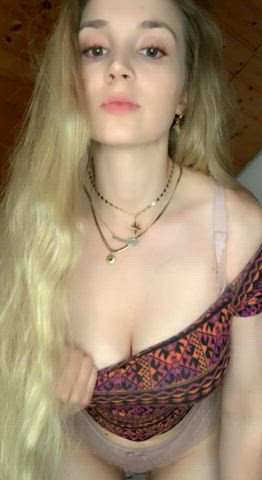 Sneak peak into my shirt, only for you guys <3 : video clip