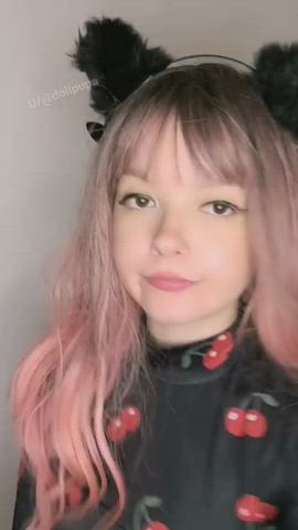 I really want to know how many of you would fuck my 19 years old pussy : video clip