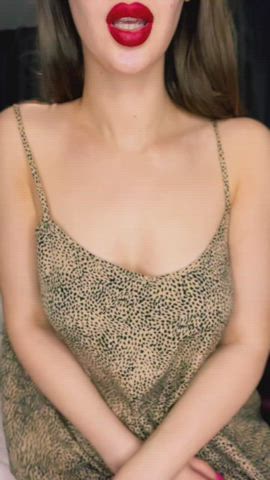 Who wants to squeeze them? : video clip
