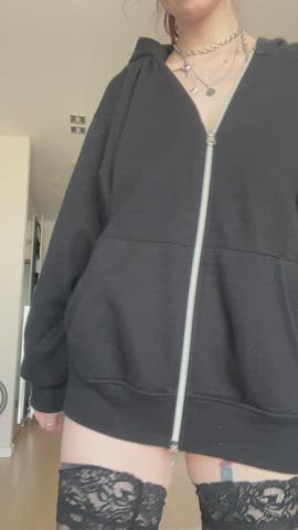 Surprised by the size of my natural boobs? : video clip