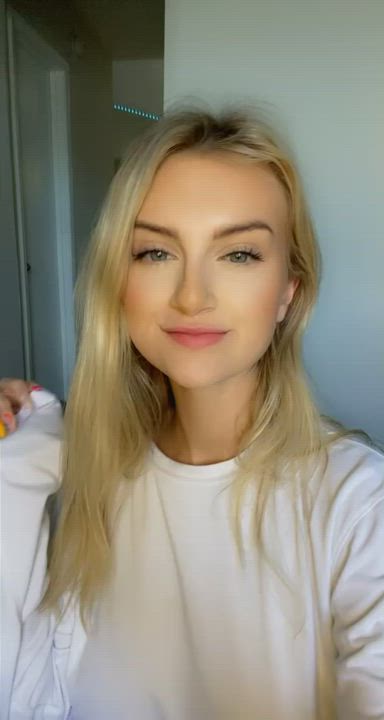 Everyone loves titties 🥰💖 : video clip