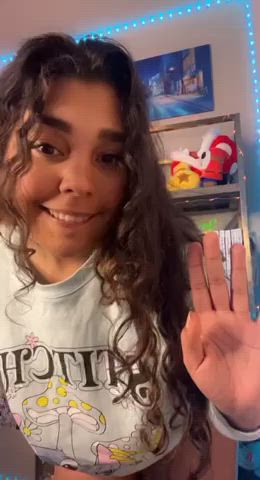 Hi… do you like curvy Latinas? : video clip