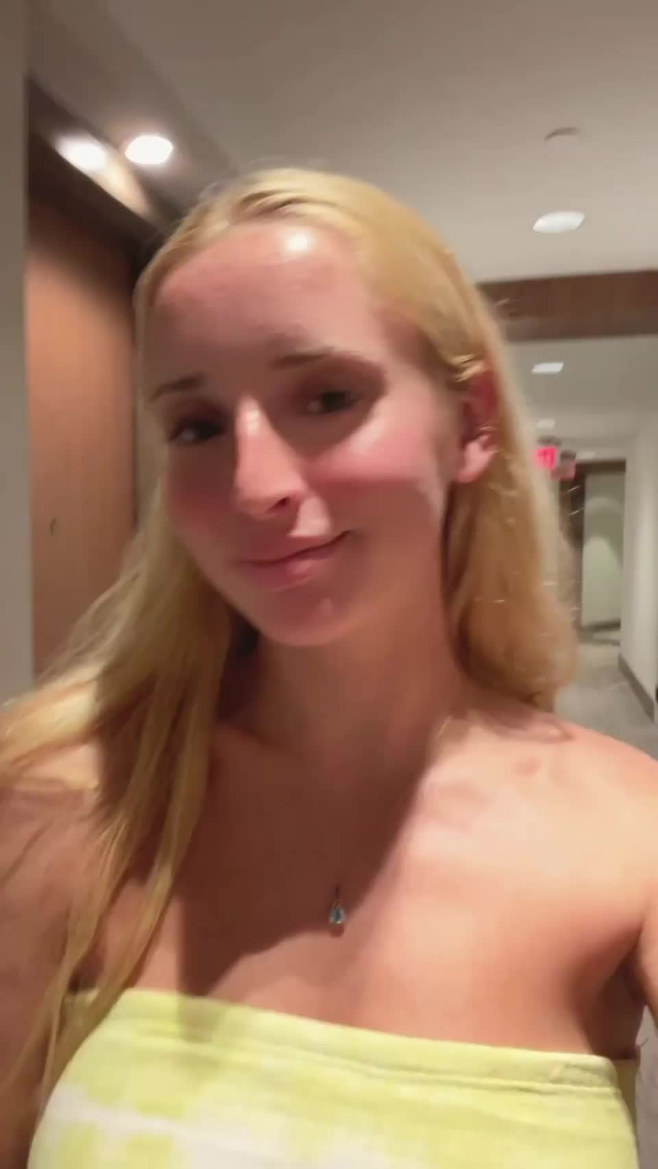 my neighbor loves me [GIF] : video clip