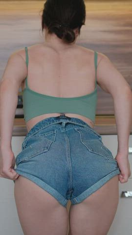Do you think I'm breeding material : video clip