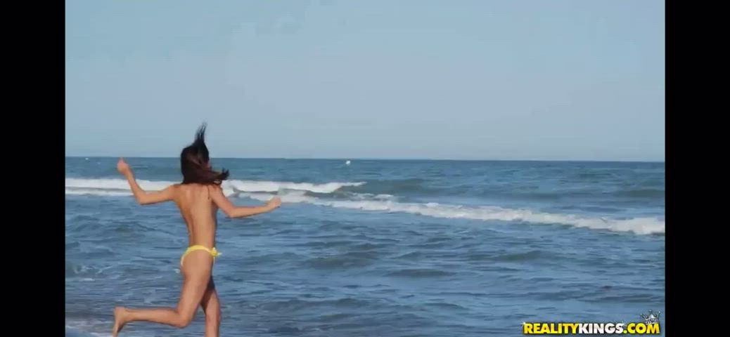 Bikini optional : video clip