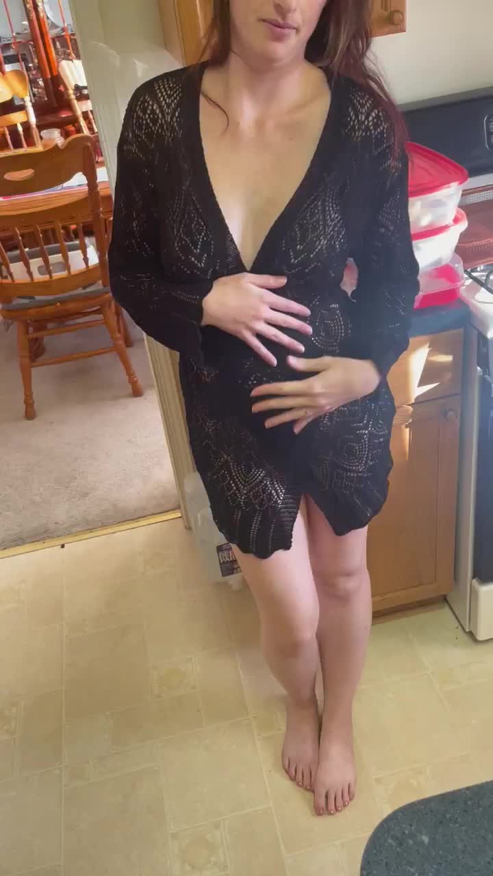 Would you play with my mom curves : video clip