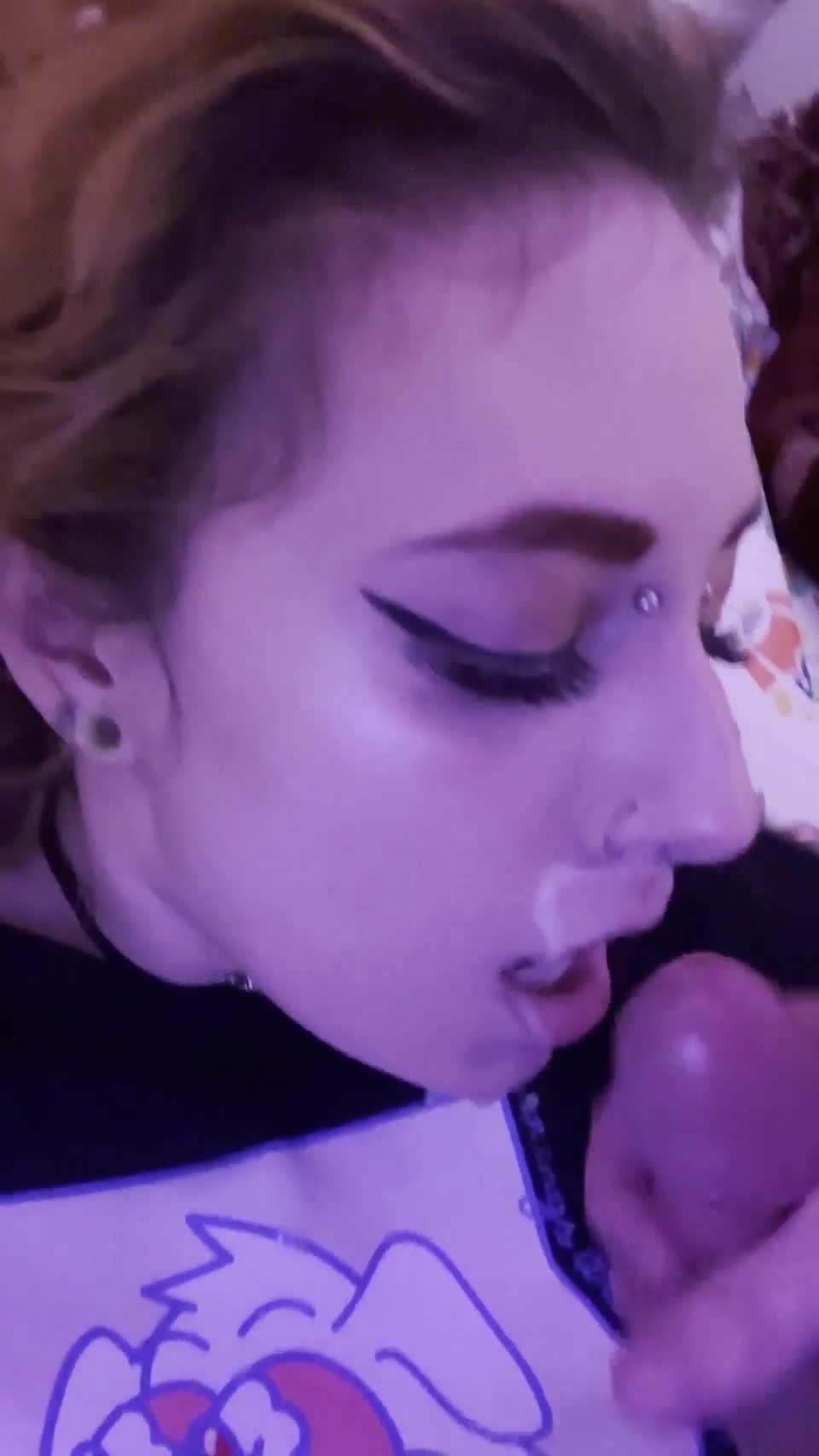 I love getting my face covered by my bestfriend : video clip