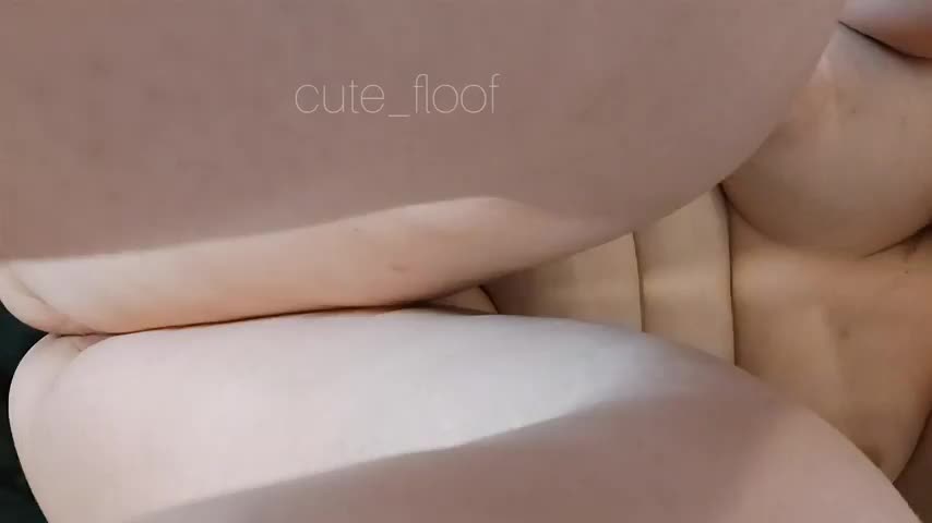 My pussy opens up like a flower : video clip