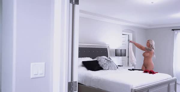 Father And Son Nailing Hot MILF Stepmom : video clip
