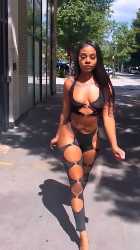 My legal ass in the street : video clip