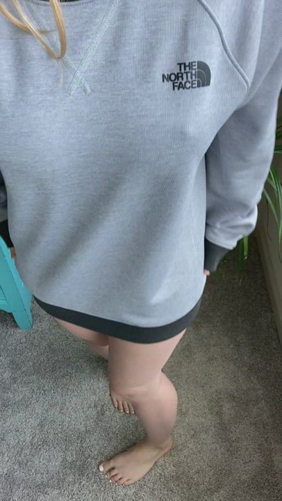 I'd rather just stay cozy in this sweatshirt or naked in bed than go to work today :') : video clip