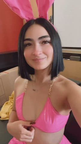 Fuck me on the first date? : video clip