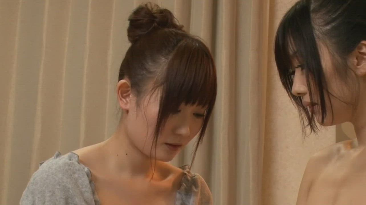 Very shy Japanese girls kiss : video clip