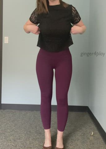 Girl from the back office is ready to be bred : video clip