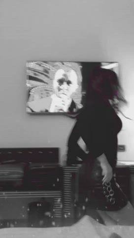 Reverse Cowgirl Skirt Trade : video clip