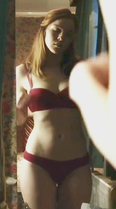 Aisling Knight - Gorgeous body in 'The Sitter' : video clip