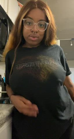 My nipples are waiting : video clip