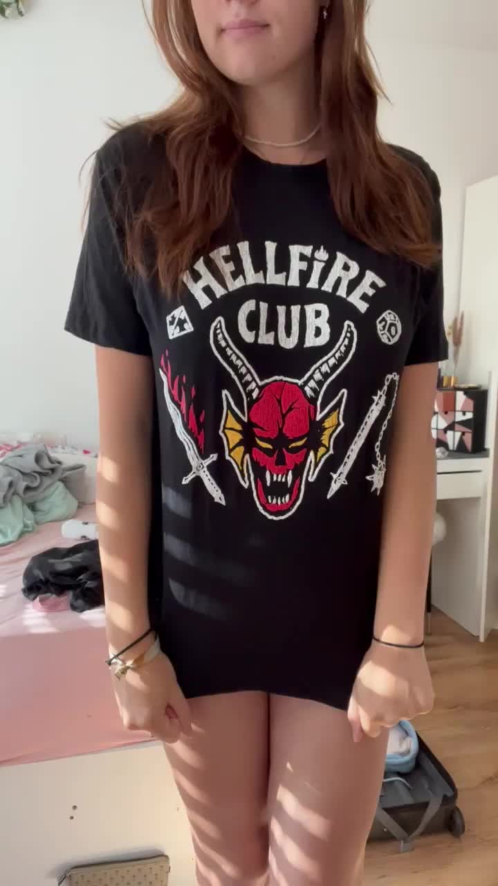 Can`t believe I am revealing my boobs here on reddit.. Hope you like them : video clip