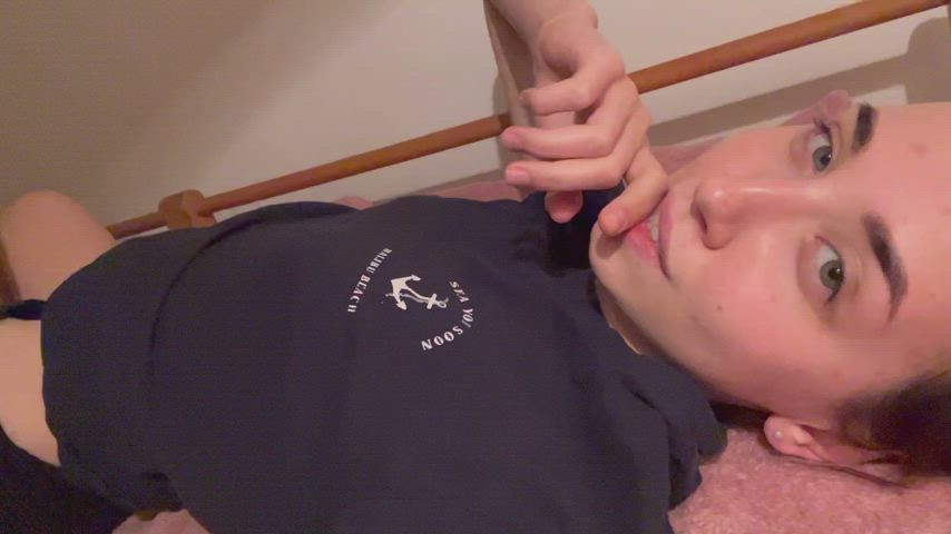 the horny thoughts won't let me sleep.. anyone free to play with this ukrainian ass : video clip