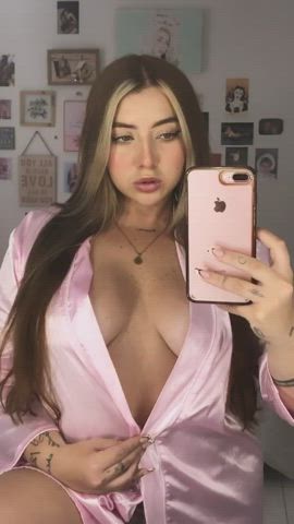 I’m only 19 but I promise im already a pro in bed🙈 : video clip