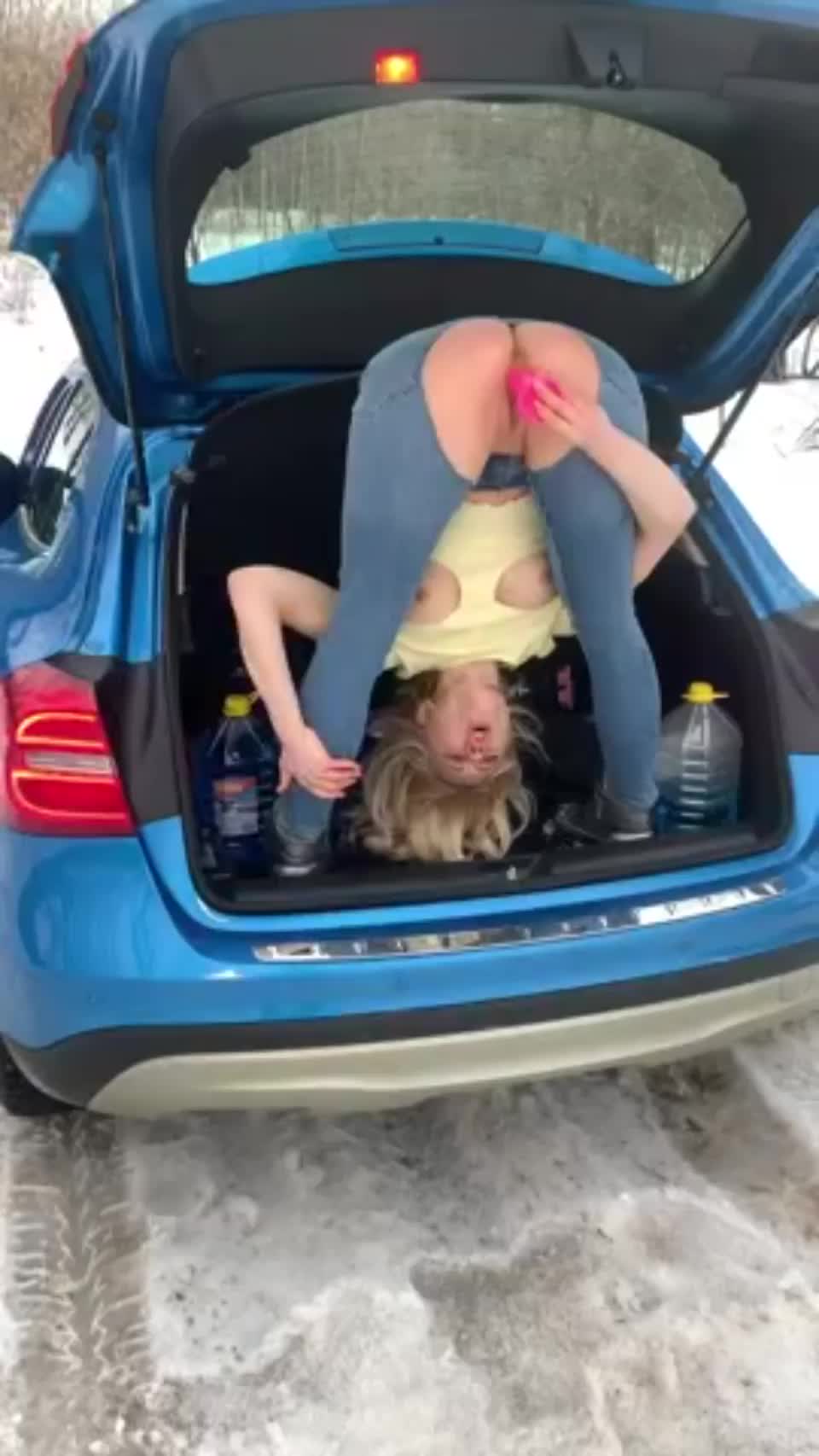 I Love To Masturbate Outdoors On A Roadside Picnic😋 : video clip