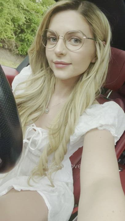 Im pale all over.. but not if you pound my pussy until it’s bright red 🤭 : video clip