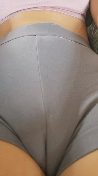 Do you like teenage cameltoe ? : video clip