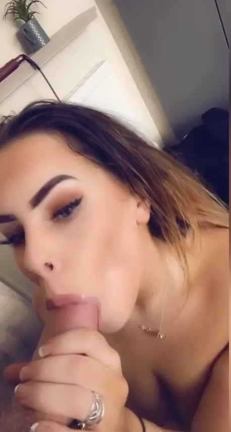 Giving head is my favourite hobby : video clip