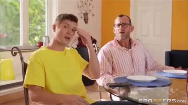Lexi Luna Gets Sneaky Fucked By Stepson : video clip